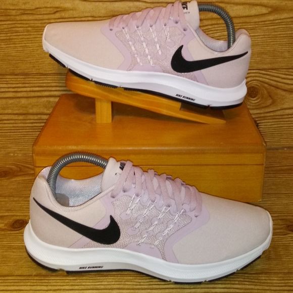 Nike Shoes - Pre-owned worn 1x 2020 nike run swift